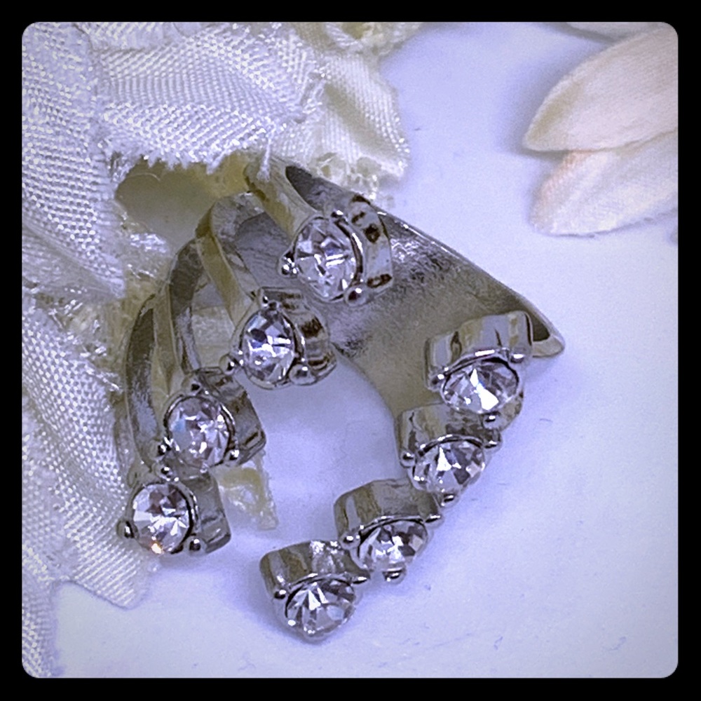 8 Stone Silver Crystal Ring [JW-109]